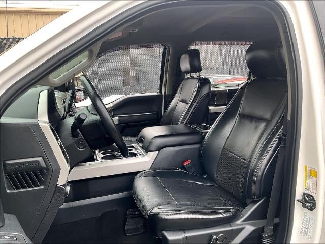 2018 Ford Super Duty F-350 DRW LARIAT 4WD Crew Cab 8' Box