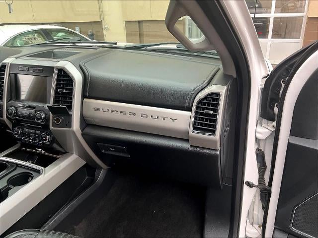 2018 Ford Super Duty F-350 DRW LARIAT 4WD Crew Cab 8' Box