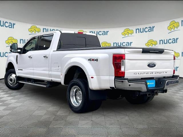 2018 Ford Super Duty F-350 DRW LARIAT 4WD Crew Cab 8' Box