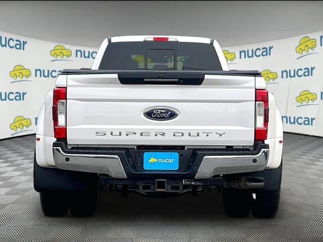2018 Ford Super Duty F-350 DRW LARIAT 4WD Crew Cab 8' Box