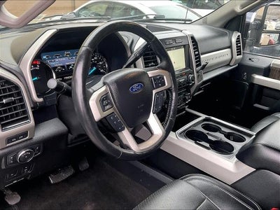 2018 Ford Super Duty F-350 DRW LARIAT 4WD Crew Cab 8' Box