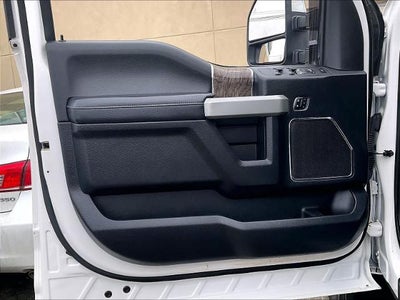 2018 Ford Super Duty F-350 DRW LARIAT 4WD Crew Cab 8' Box