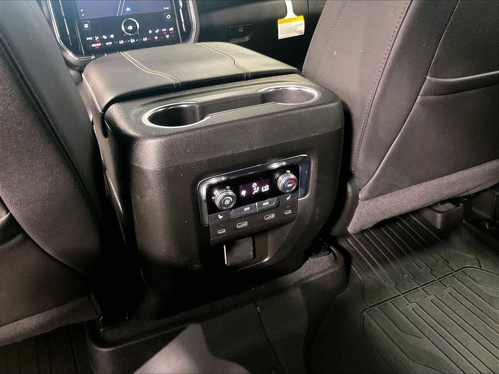2025 GMC Yukon XL Elevation