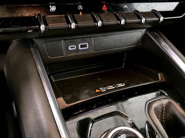 2025 GMC Canyon Crew Cab Short Box 4-Wheel Drive AT4