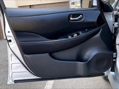 2018 Nissan LEAF SV Hatchback