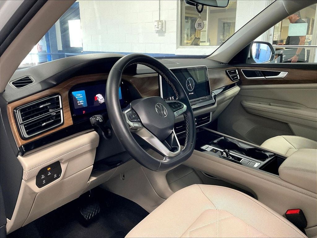 2024 Volkswagen Atlas 2.0T SE w/Technology