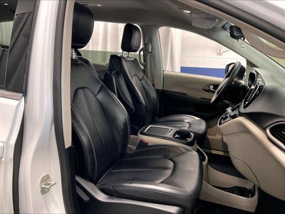 2023 Chrysler Pacifica Touring L FWD