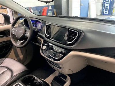 2023 Chrysler Pacifica Touring L FWD