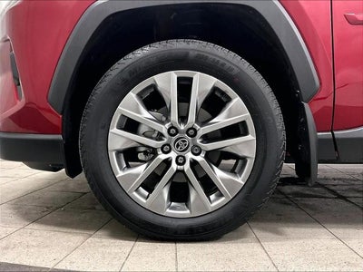 2025 Toyota RAV4 XLE Premium AWD (Natl)
