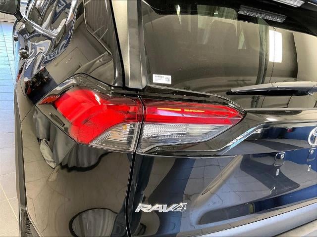 2021 Toyota RAV4 LE AWD (Natl)