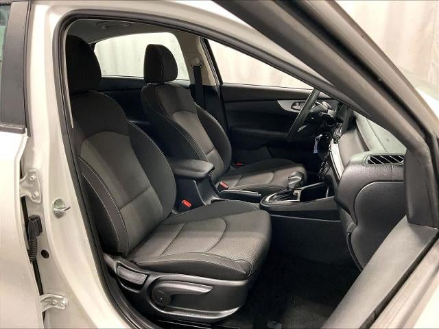 2023 Kia Forte LXS IVT