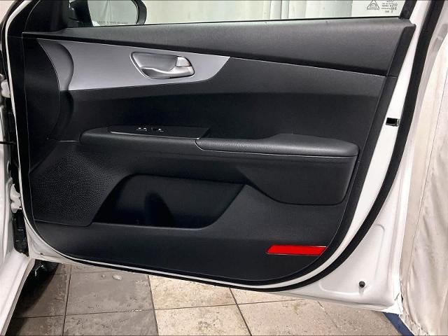 2023 Kia Forte LXS IVT