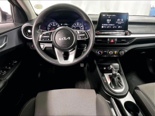 2023 Kia Forte LXS IVT