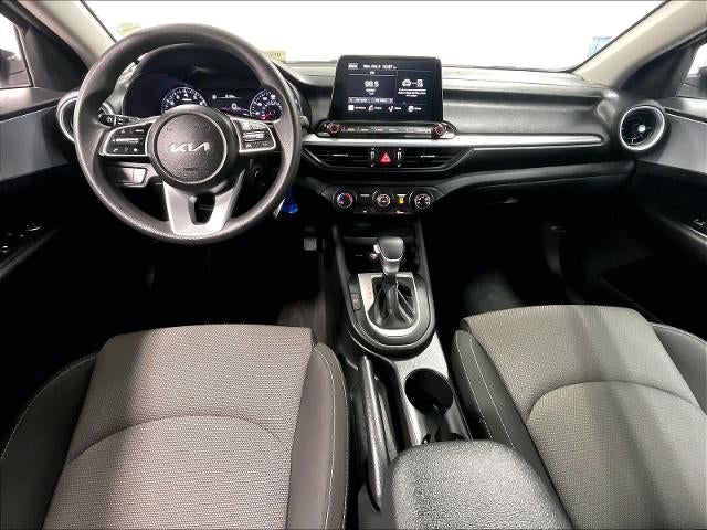 2023 Kia Forte LXS IVT