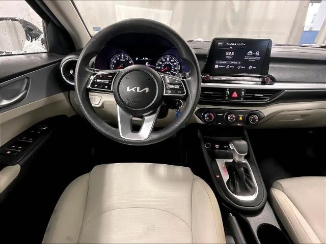 2023 Kia Forte LXS IVT