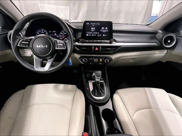 2023 Kia Forte LXS IVT