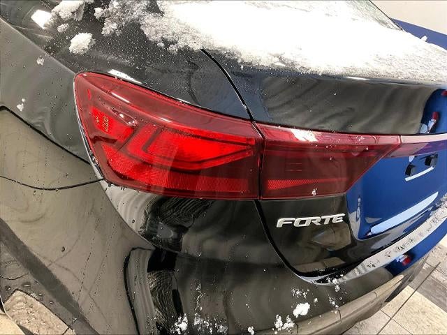 2023 Kia Forte LXS IVT