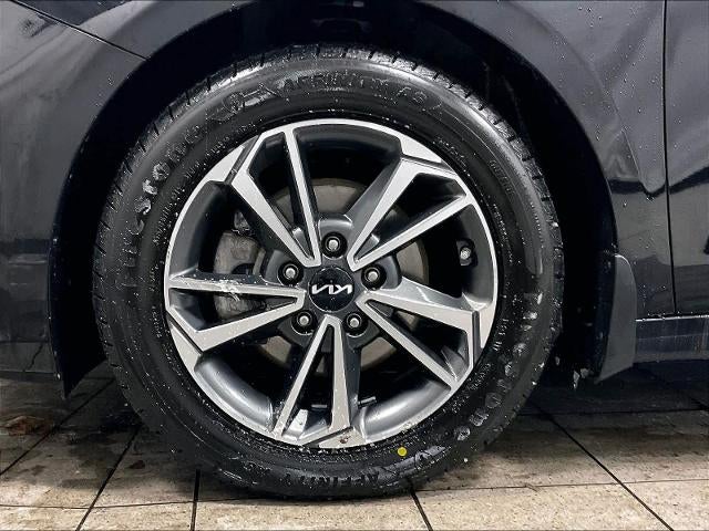 2023 Kia Forte LXS IVT