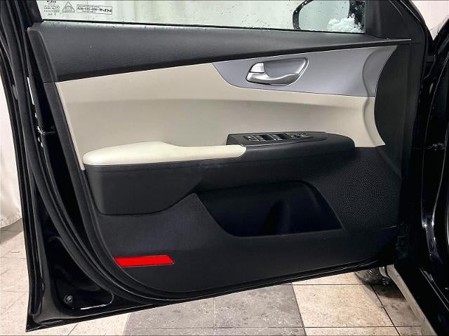 2023 Kia Forte LXS IVT