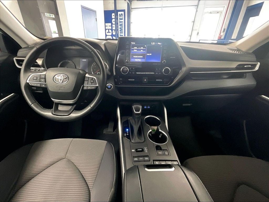 2022 Toyota Highlander LE