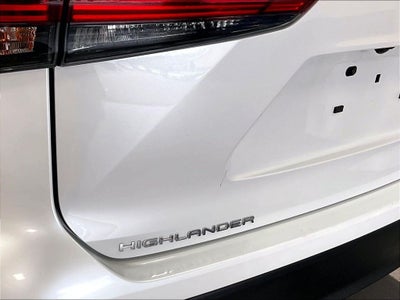 2022 Toyota Highlander LE