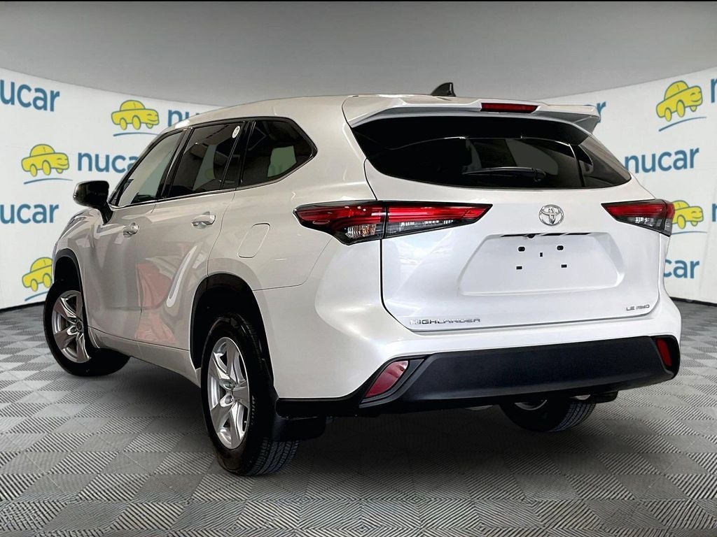 2022 Toyota Highlander LE