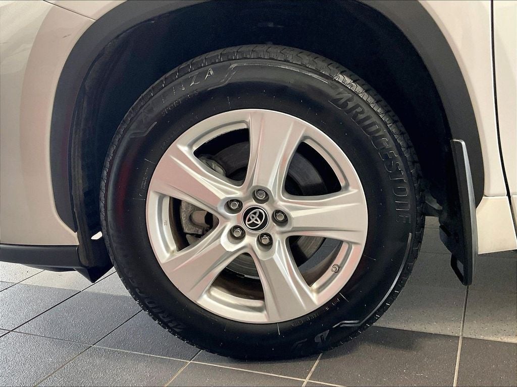 2022 Toyota Highlander LE