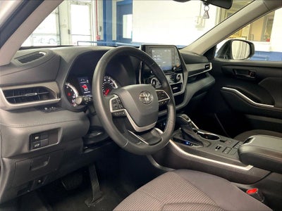 2022 Toyota Highlander LE