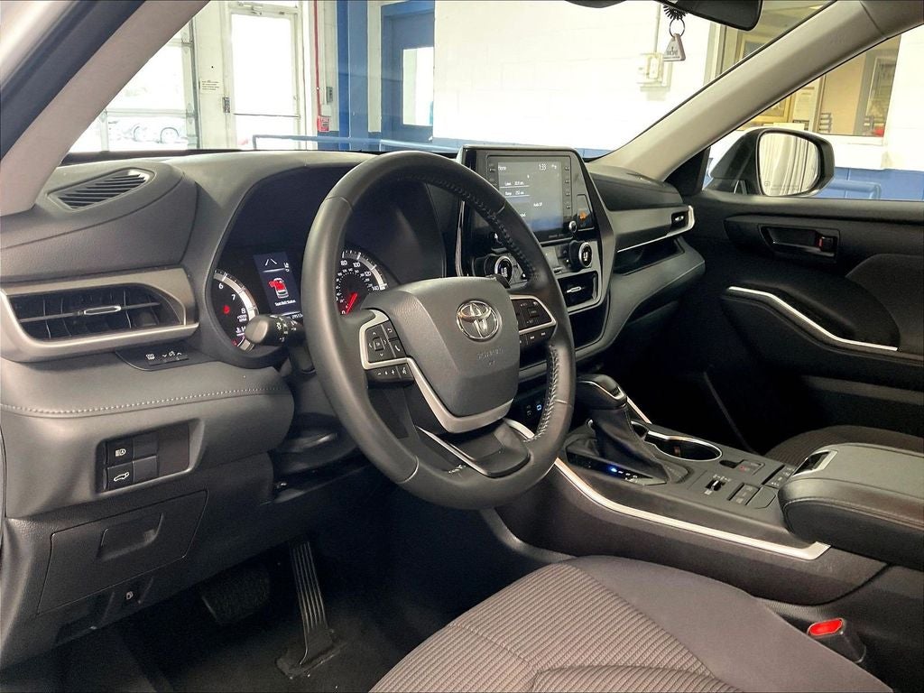 2022 Toyota Highlander LE