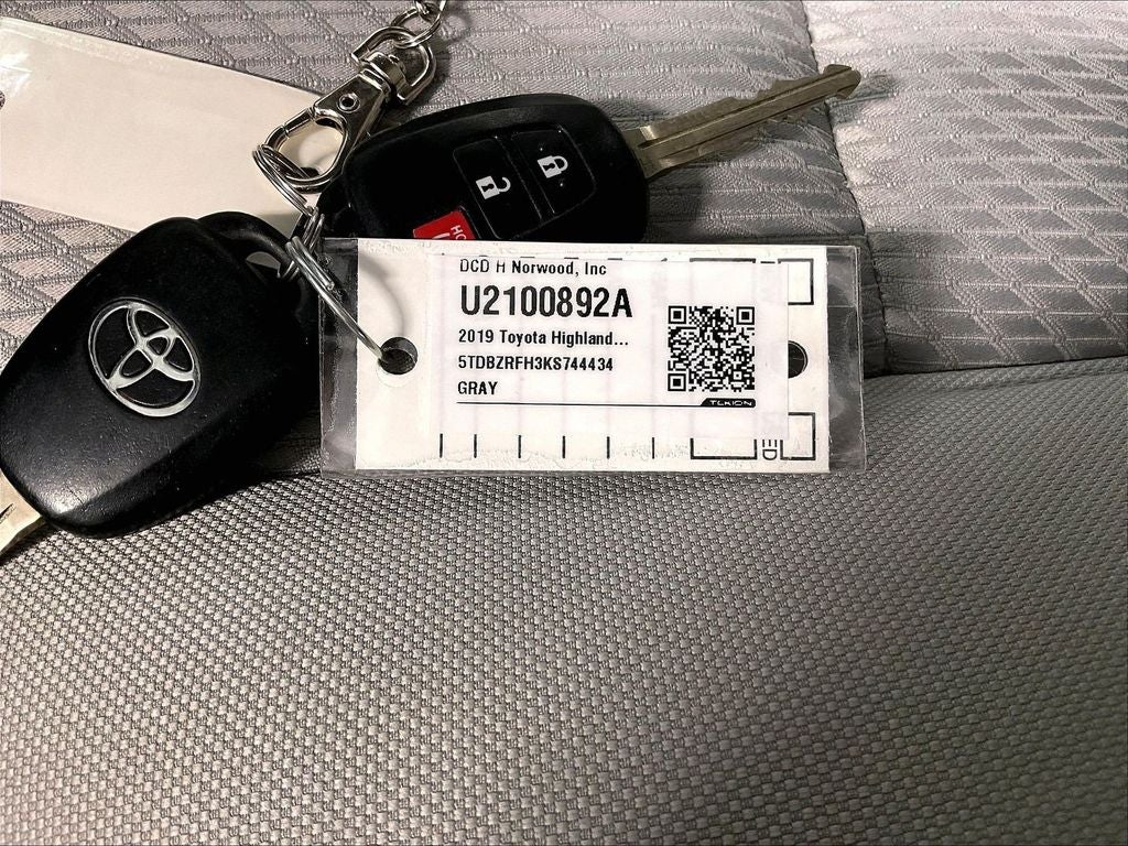 2019 Toyota Highlander LE