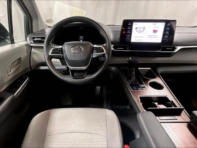 2021 Toyota Sienna LE AWD 8-Passenger (Natl)