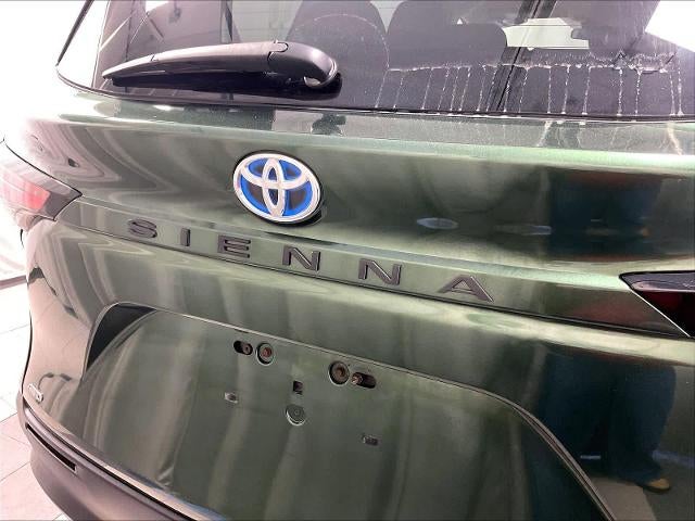 2021 Toyota Sienna LE AWD 8-Passenger (Natl)