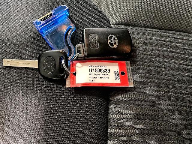 2021 Toyota Tundra 4WD 4WD SR5 CrewMax 5.5' Bed 5.7L (SE)