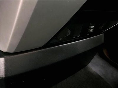 2017 Toyota Tundra 4WD 4WD SR5 Double Cab 6.5' Bed 4.6L (Natl)