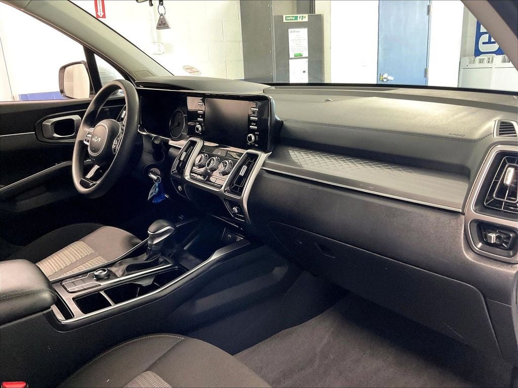 2023 Kia Sorento LX
