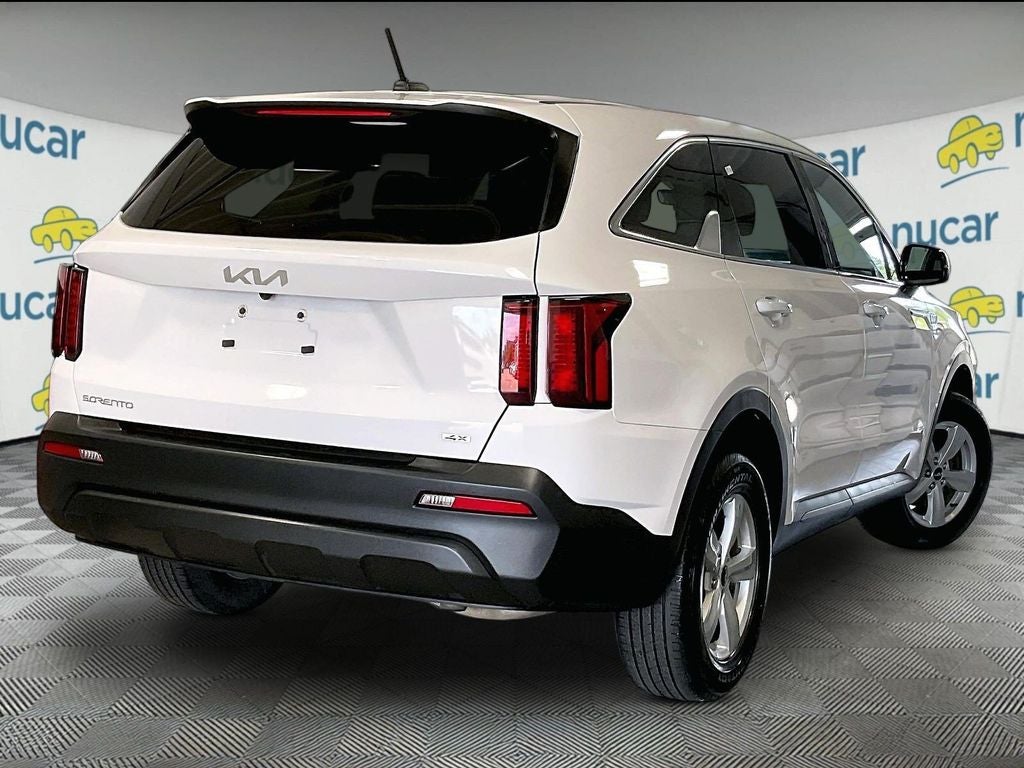 2023 Kia Sorento LX