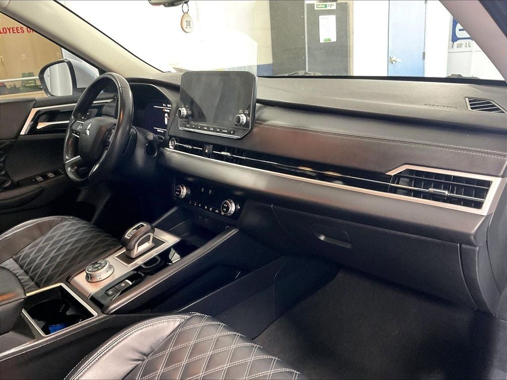 2022 Mitsubishi Outlander SEL