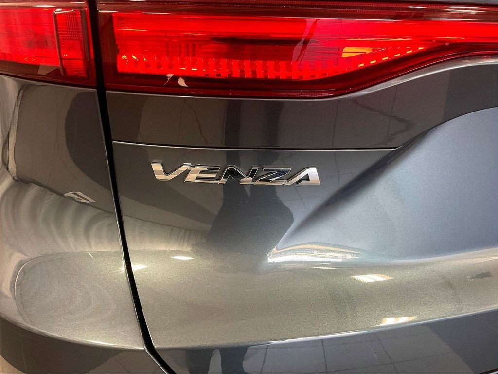 2023 Toyota Venza XLE
