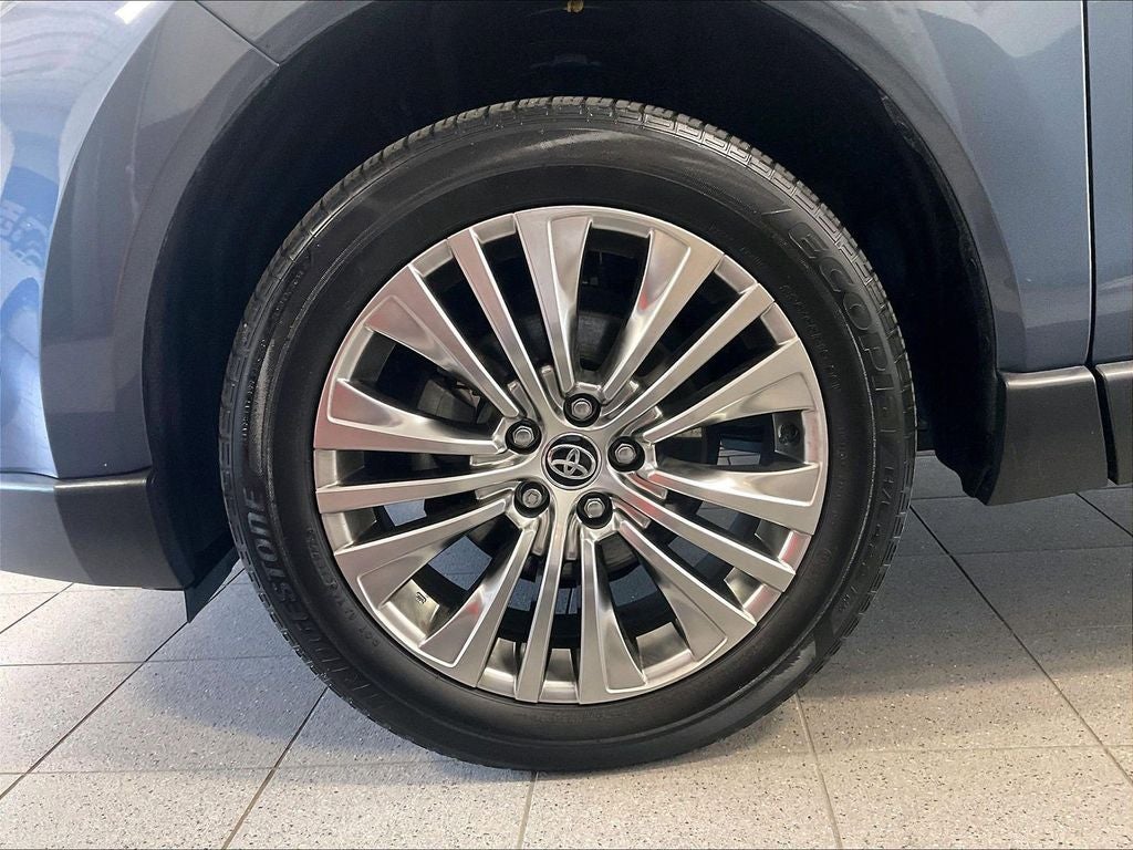 2023 Toyota Venza XLE