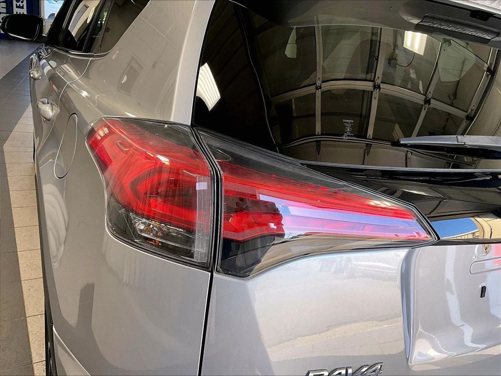 2018 Toyota RAV4 SE