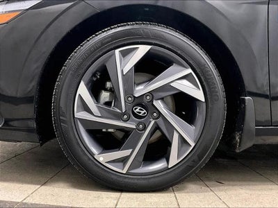 2025 Hyundai ELANTRA SEL Sport IVT