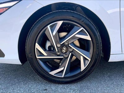2025 Hyundai ELANTRA SEL Sport IVT