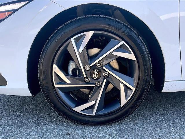 2025 Hyundai ELANTRA SEL Sport IVT