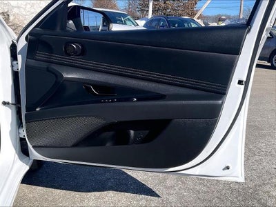 2025 Hyundai ELANTRA SEL Sport IVT