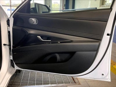 2025 Hyundai ELANTRA Limited IVT