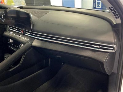 2025 Hyundai ELANTRA Limited IVT