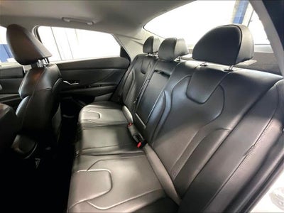 2025 Hyundai ELANTRA Limited IVT