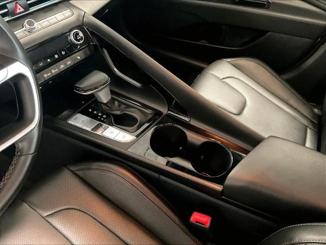 2025 Hyundai ELANTRA Limited IVT