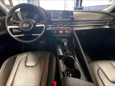 2025 Hyundai ELANTRA Limited IVT