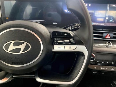 2025 Hyundai ELANTRA Limited IVT